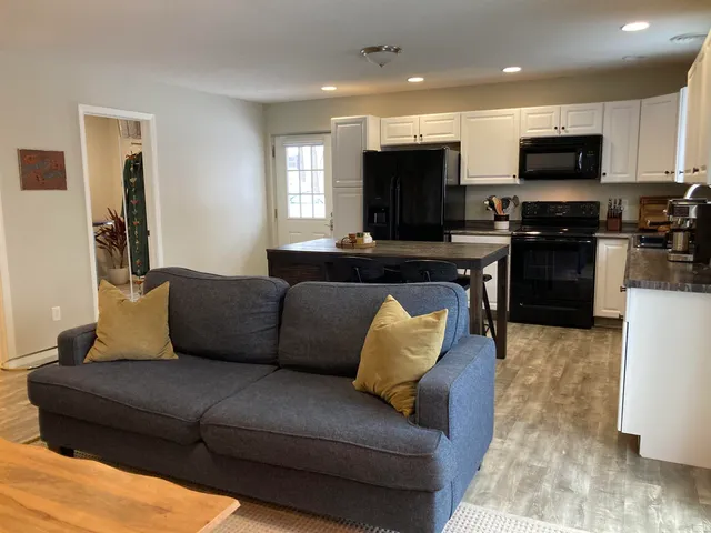 $349,000 | 40 Lane 254 Hamilton Lake, Hamilton, IN 46742