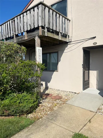 $2,500 | 1 Anchorage Way, Unit 201, Freeport, NY 11520