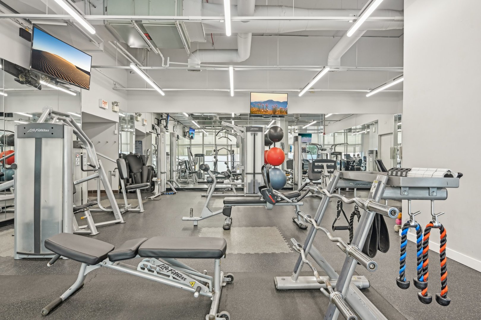 655 West Irving Park Road, Unit 5306 Chicago, IL 60613 - Photo 26 of 36