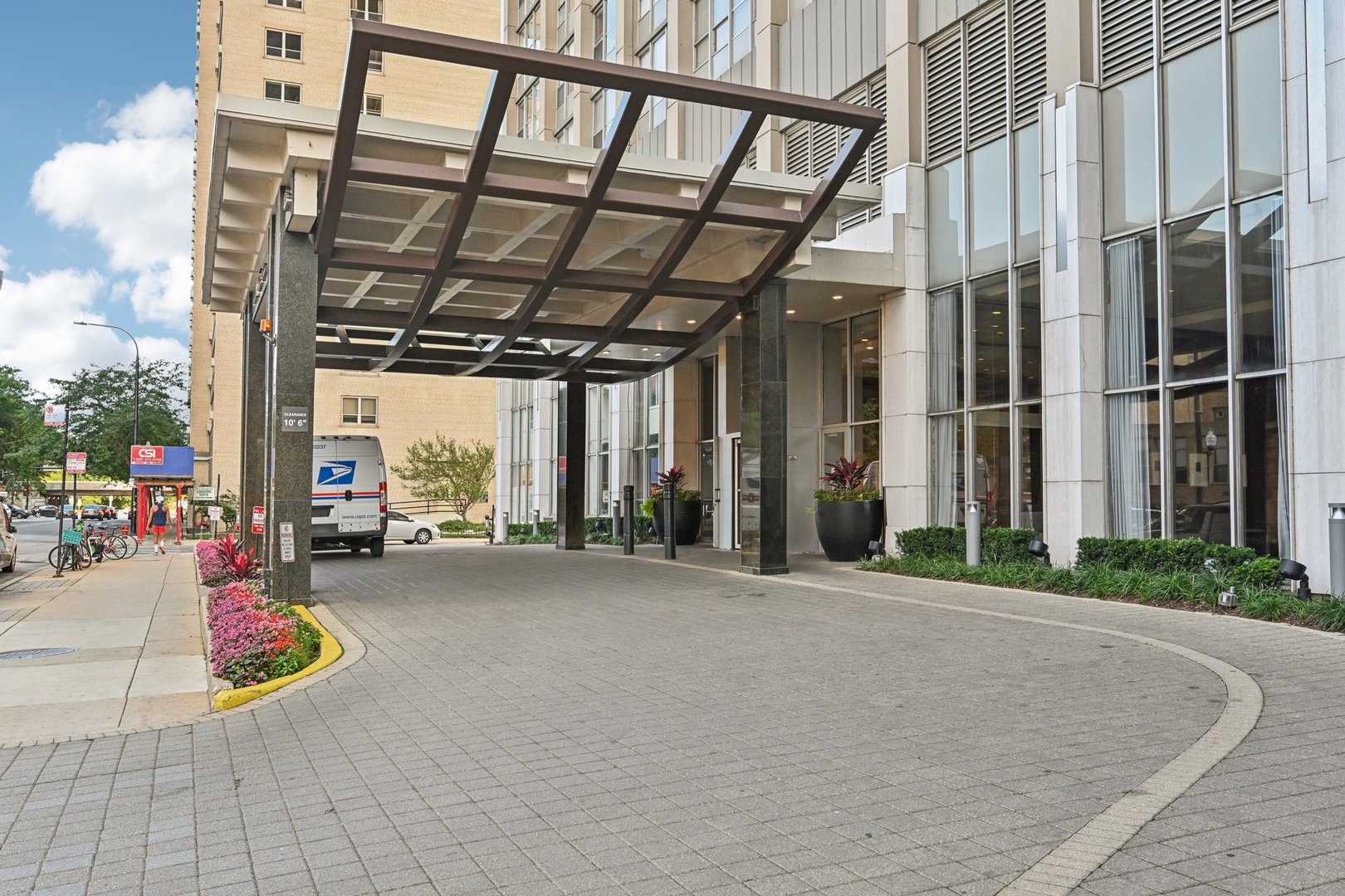 655 West Irving Park Road, Unit 5306 Chicago, IL 60613 - Photo 4 of 36