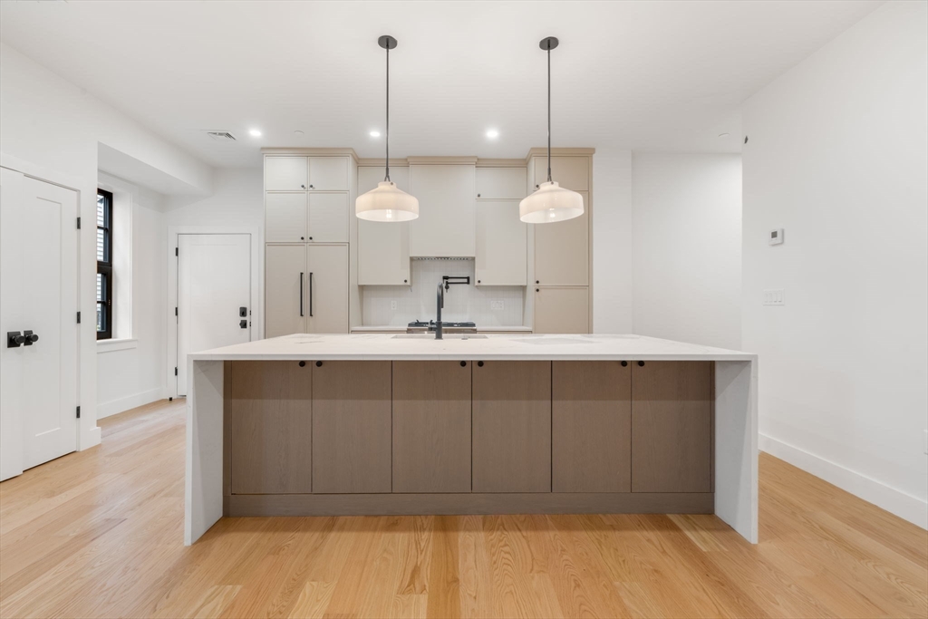 33 Pearl Street, Unit 1 Boston, MA 02125 - Photo 5 of 22