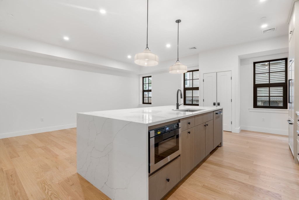 33 Pearl Street, Unit 1 Boston, MA 02125 - Photo 8 of 22