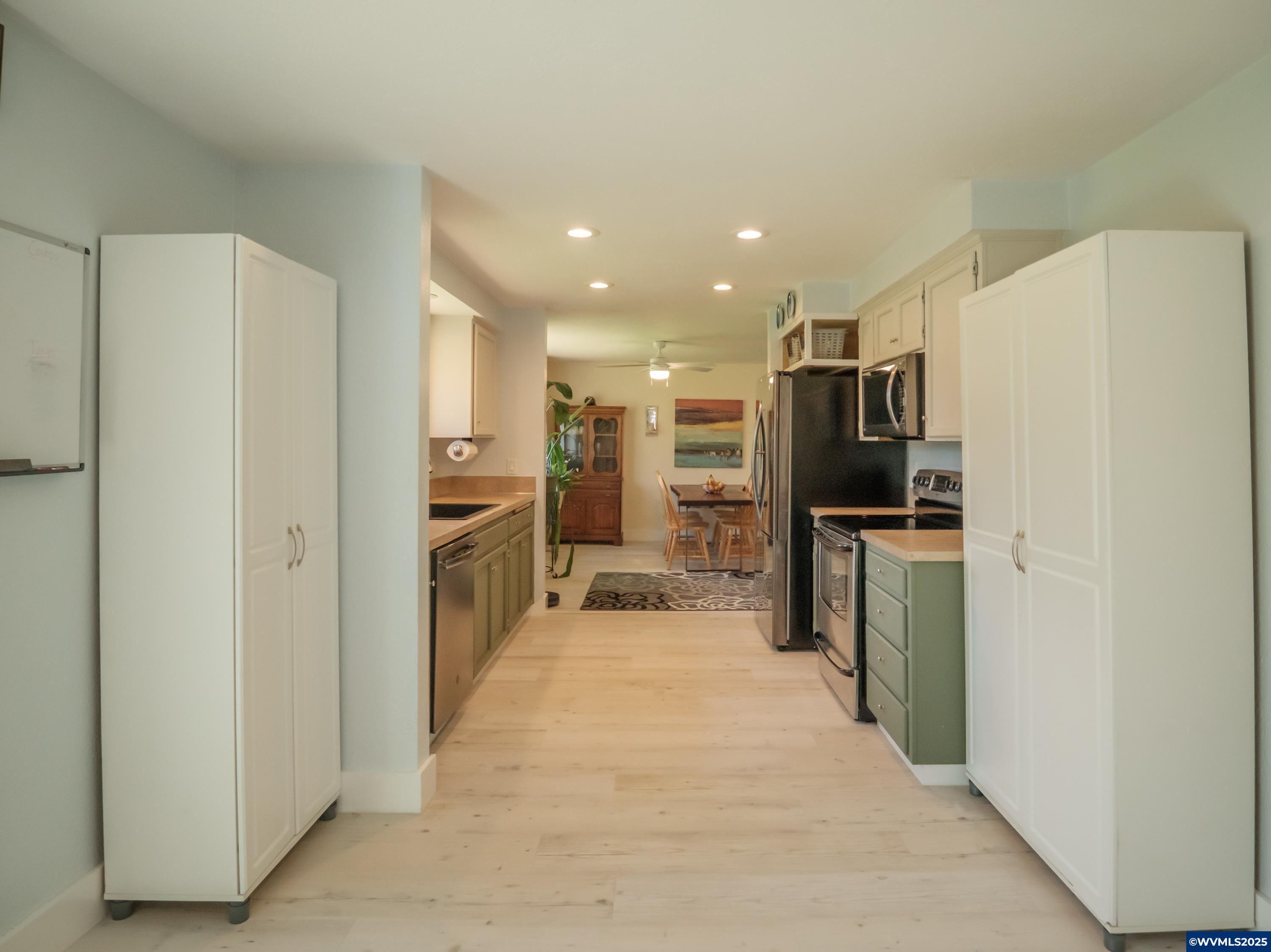 45885 River Loop Lyons, OR 97358 - Photo 22 of 48 Gallery Image 22