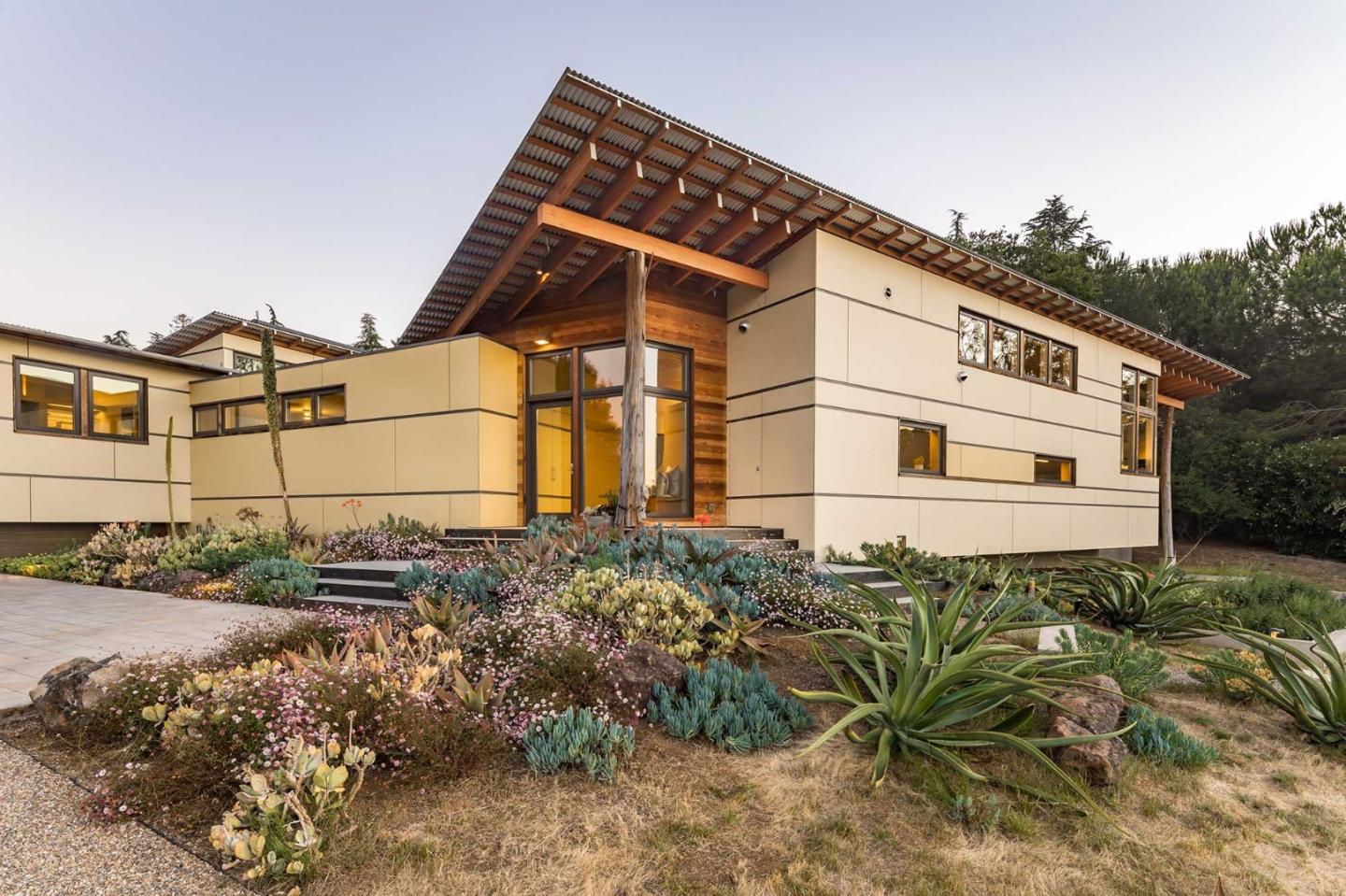 871 Robb Road Palo Alto, CA 94306 - Photo 4 of 35 a house view with a outdoor space
