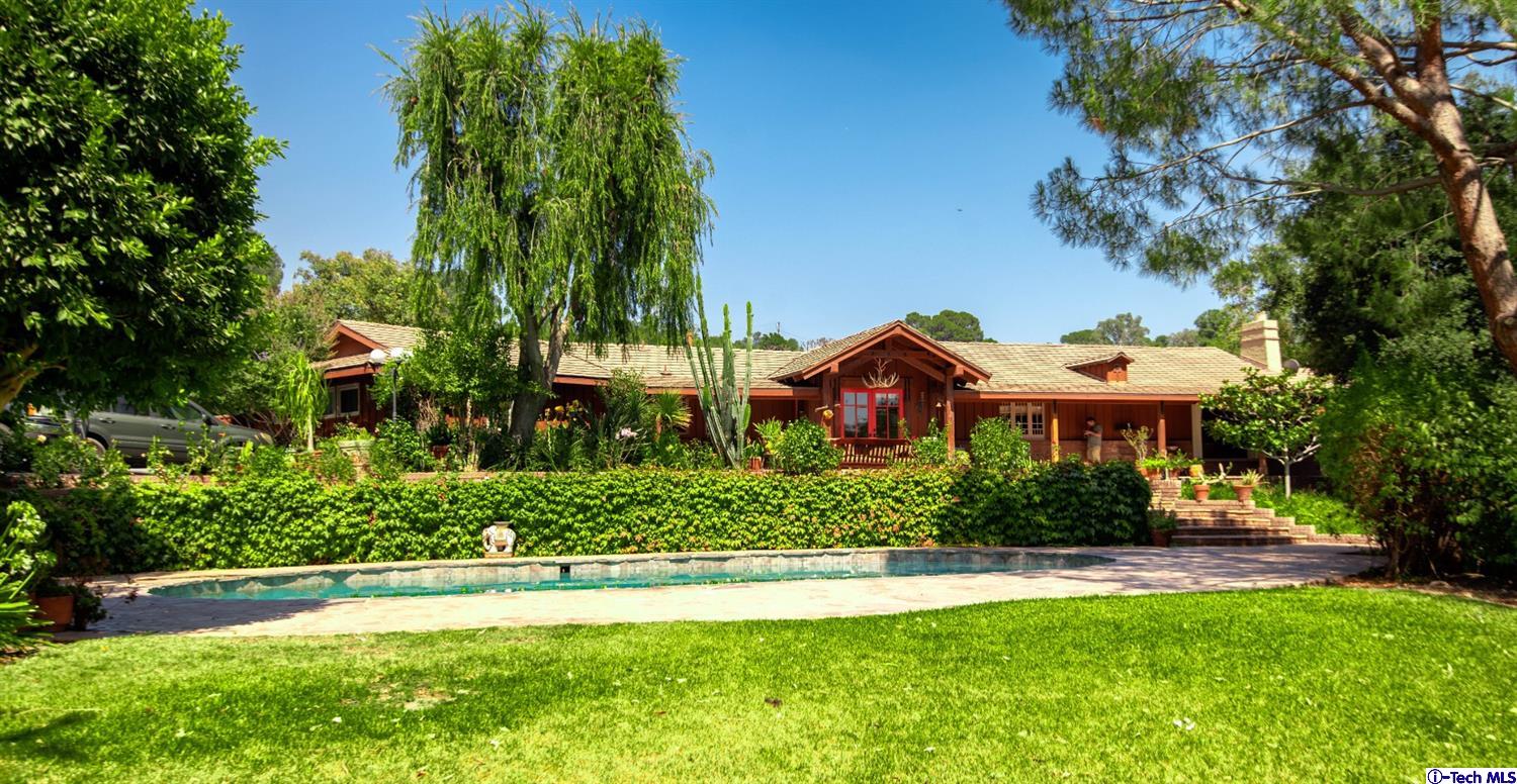 10330 McBroom Street Sunland, CA 91040 - Photo 13 of 66