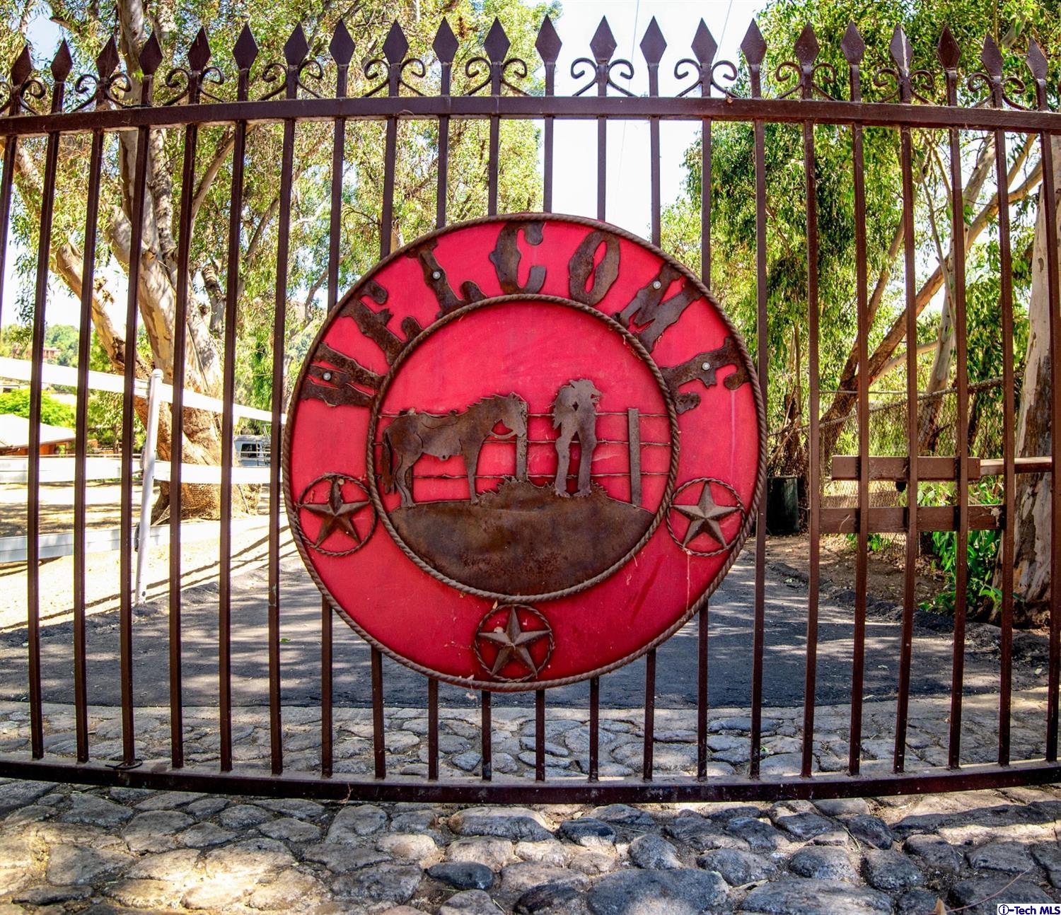 10330 McBroom Street Sunland, CA 91040 - Photo 15 of 66