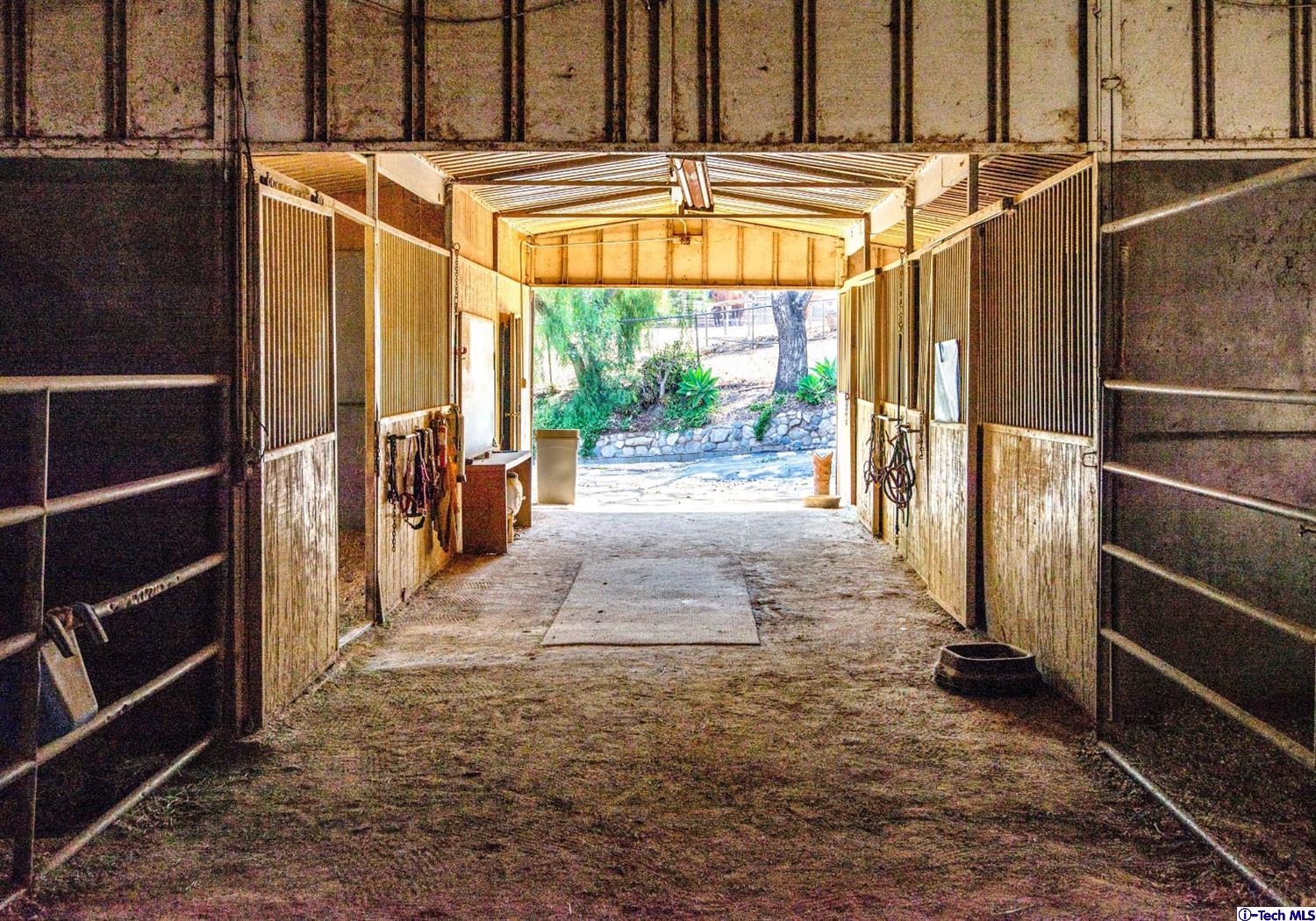 10330 McBroom Street Sunland, CA 91040 - Photo 29 of 66