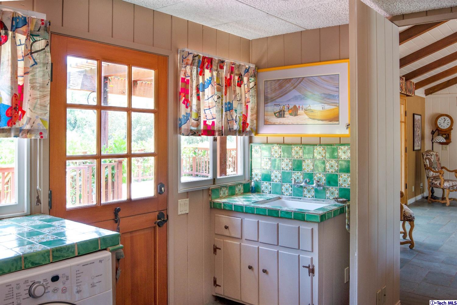 10330 McBroom Street Sunland, CA 91040 - Photo 37 of 66