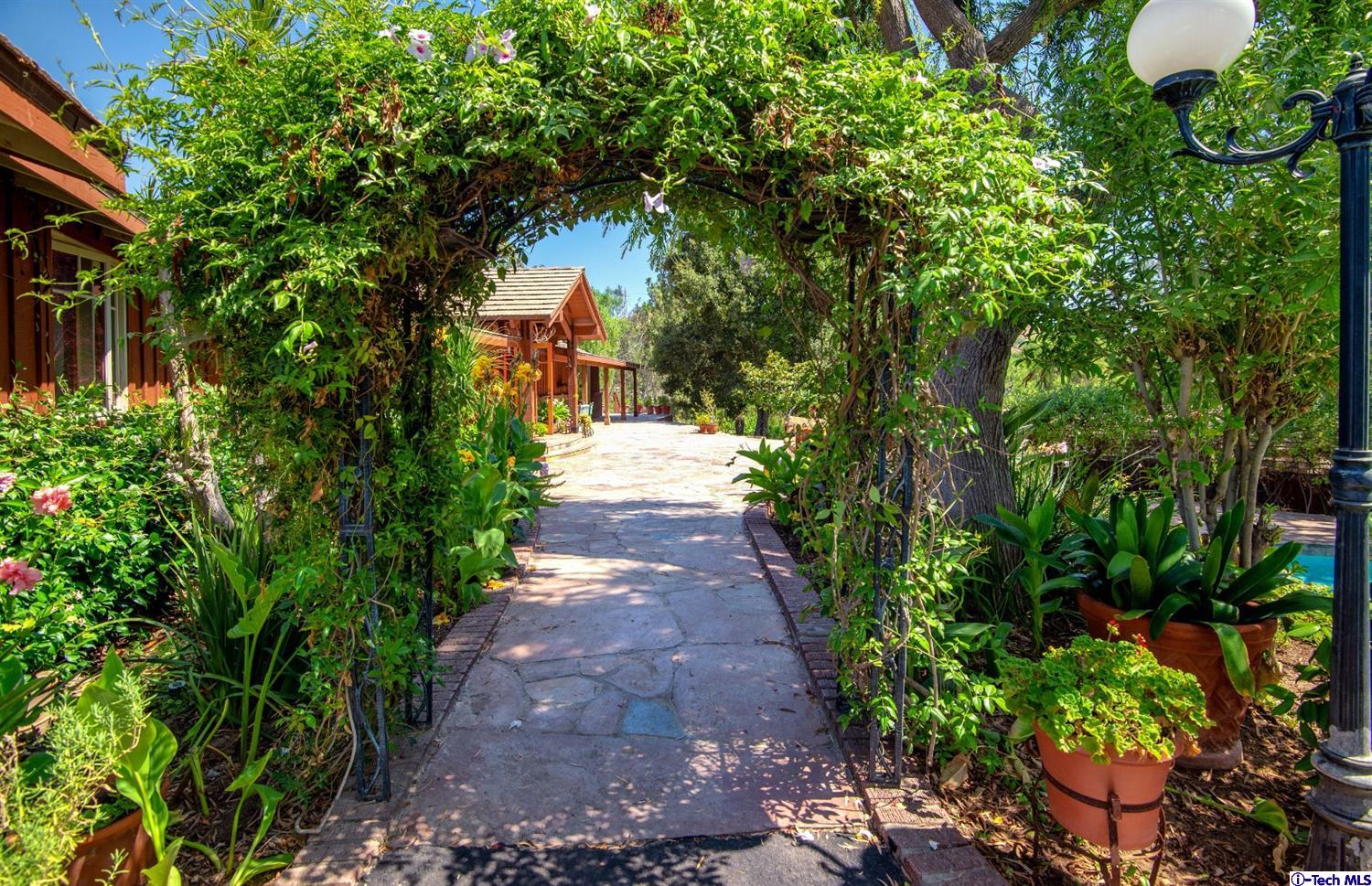 10330 McBroom Street Sunland, CA 91040 - Photo 59 of 66