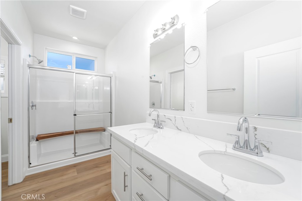 14851 Jeffrey Road, Unit 145 Irvine, CA 92618 - Photo 18 of 32 Primary bath