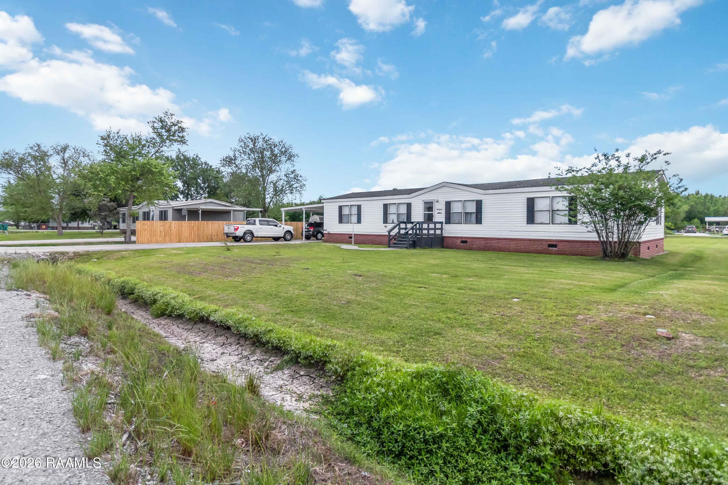 906 Troy Road New Iberia, LA 70563 - Photo 4 of 31 003