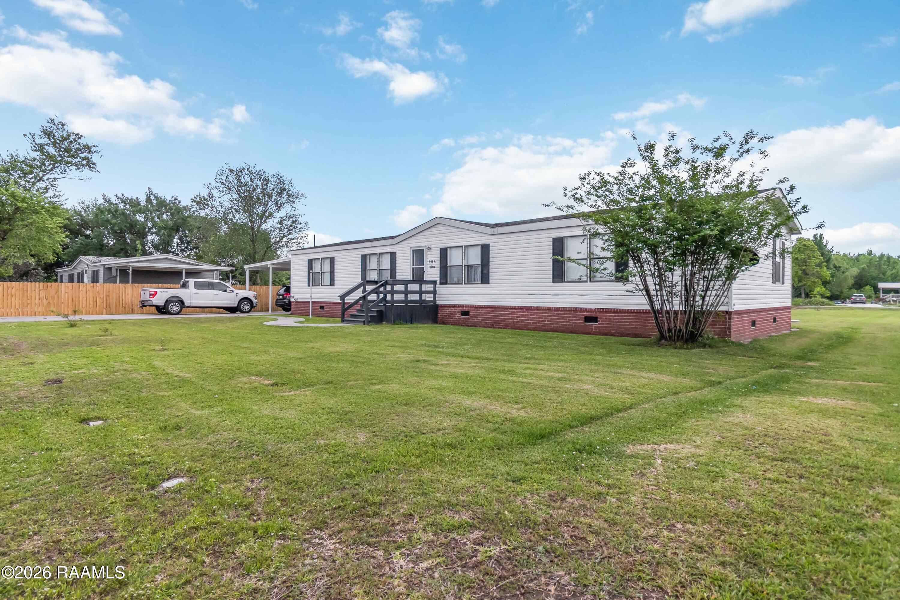 906 Troy Road New Iberia, LA 70563 - Photo 5 of 31 004