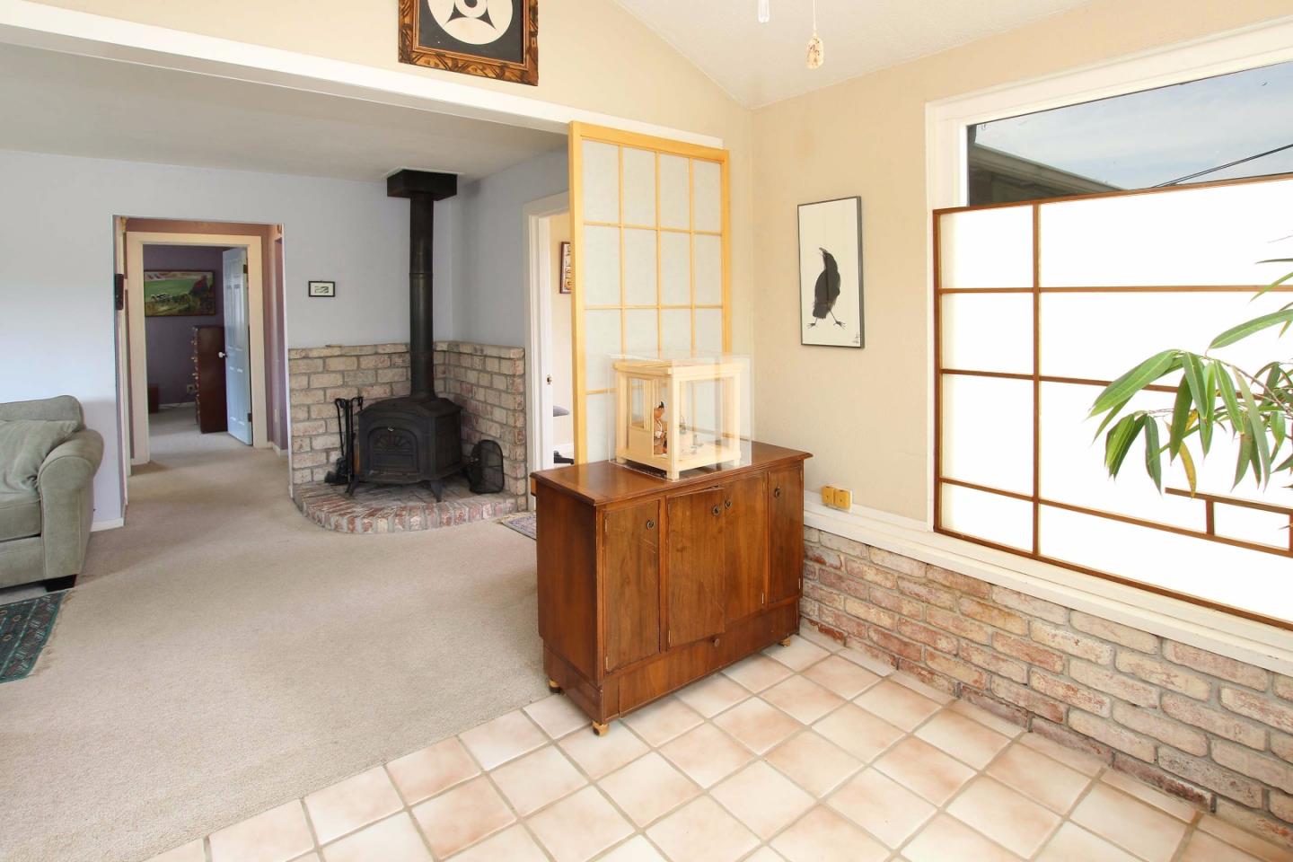 142 Hames Road Watsonville, CA 95076 - Photo 4 of 26 a living room with furniture