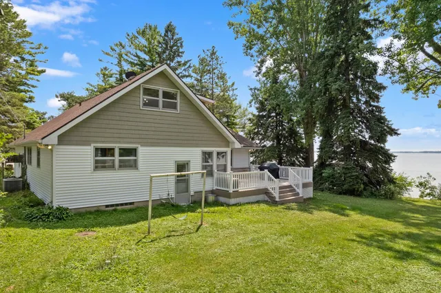 $699,000 | N8283 North McKinley Beach Road, Beaver Dam, WI 53916