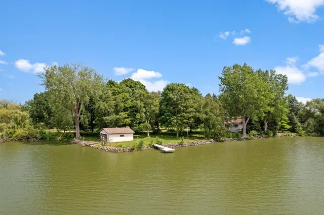 $699,000 | N8283 North McKinley Beach Road, Beaver Dam, WI 53916