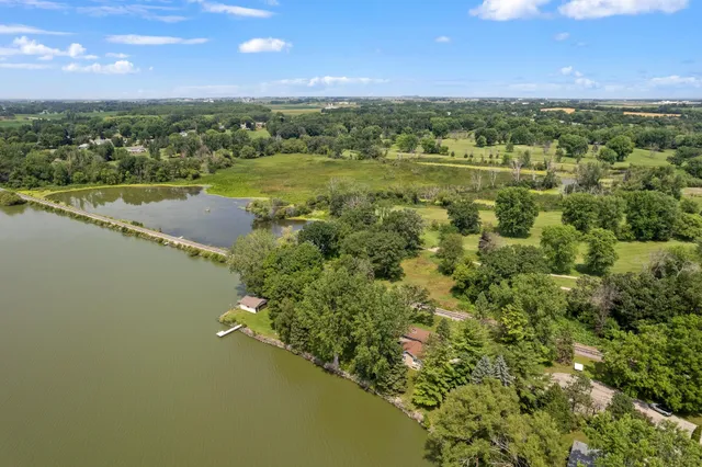 $699,000 | N8283 North McKinley Beach Road, Beaver Dam, WI 53916