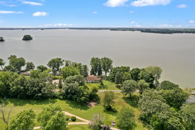 $699,000 | N8283 North McKinley Beach Road, Beaver Dam, WI 53916