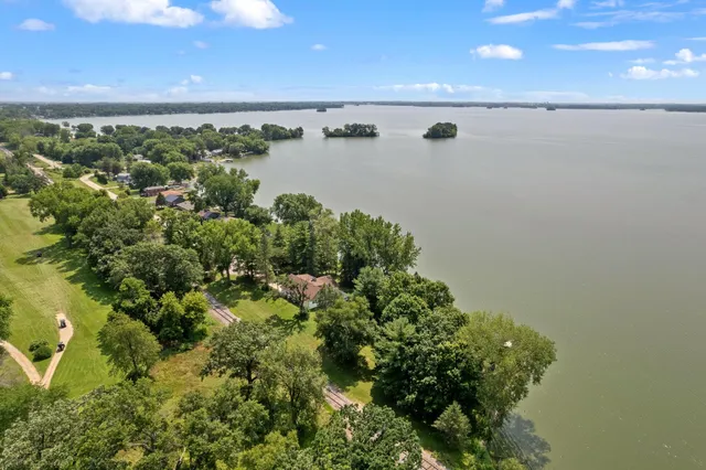 $699,000 | N8283 North McKinley Beach Road, Beaver Dam, WI 53916