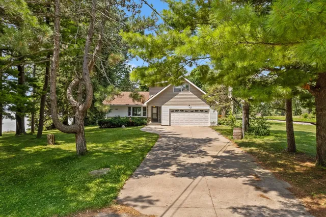 $699,000 | N8283 North McKinley Beach Road, Beaver Dam, WI 53916