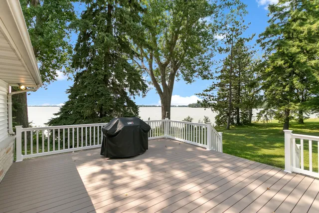 $699,000 | N8283 North McKinley Beach Road, Beaver Dam, WI 53916