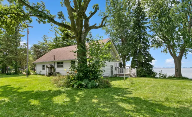 $699,000 | N8283 North McKinley Beach Road, Beaver Dam, WI 53916