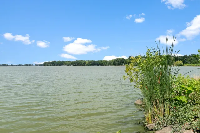 $699,000 | N8283 North McKinley Beach Road, Beaver Dam, WI 53916