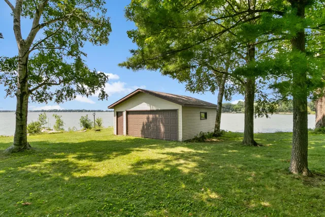 $699,000 | N8283 North McKinley Beach Road, Beaver Dam, WI 53916