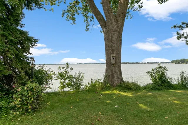 $699,000 | N8283 North McKinley Beach Road, Beaver Dam, WI 53916