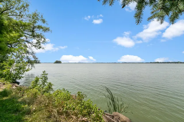 $699,000 | N8283 North McKinley Beach Road, Beaver Dam, WI 53916