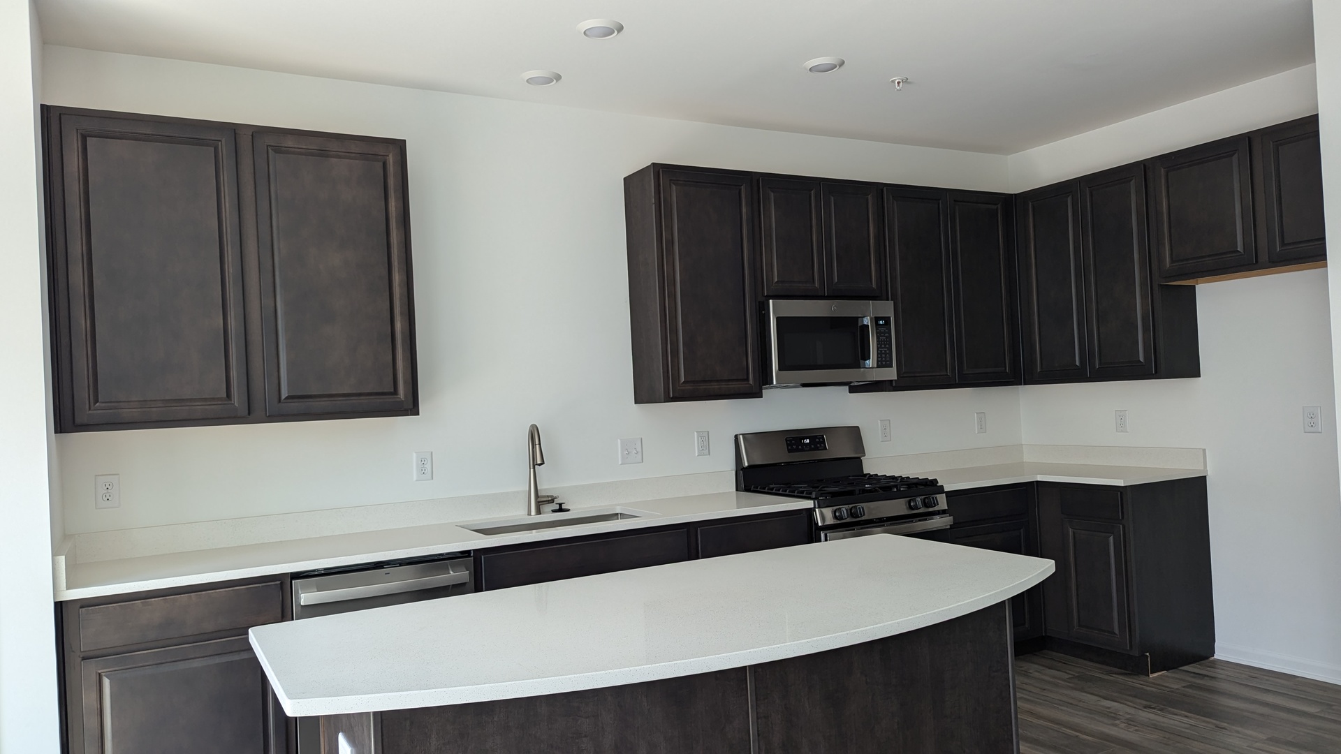 1085 Atterberg Road, Unit 4005 South Elgin, IL 60177 - Photo 2 of 17