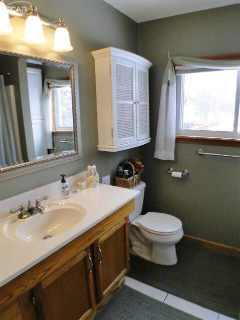 11108 White Lake Road Fenton, MI 48430 - Photo 23 of 33 20430561-22.JPG