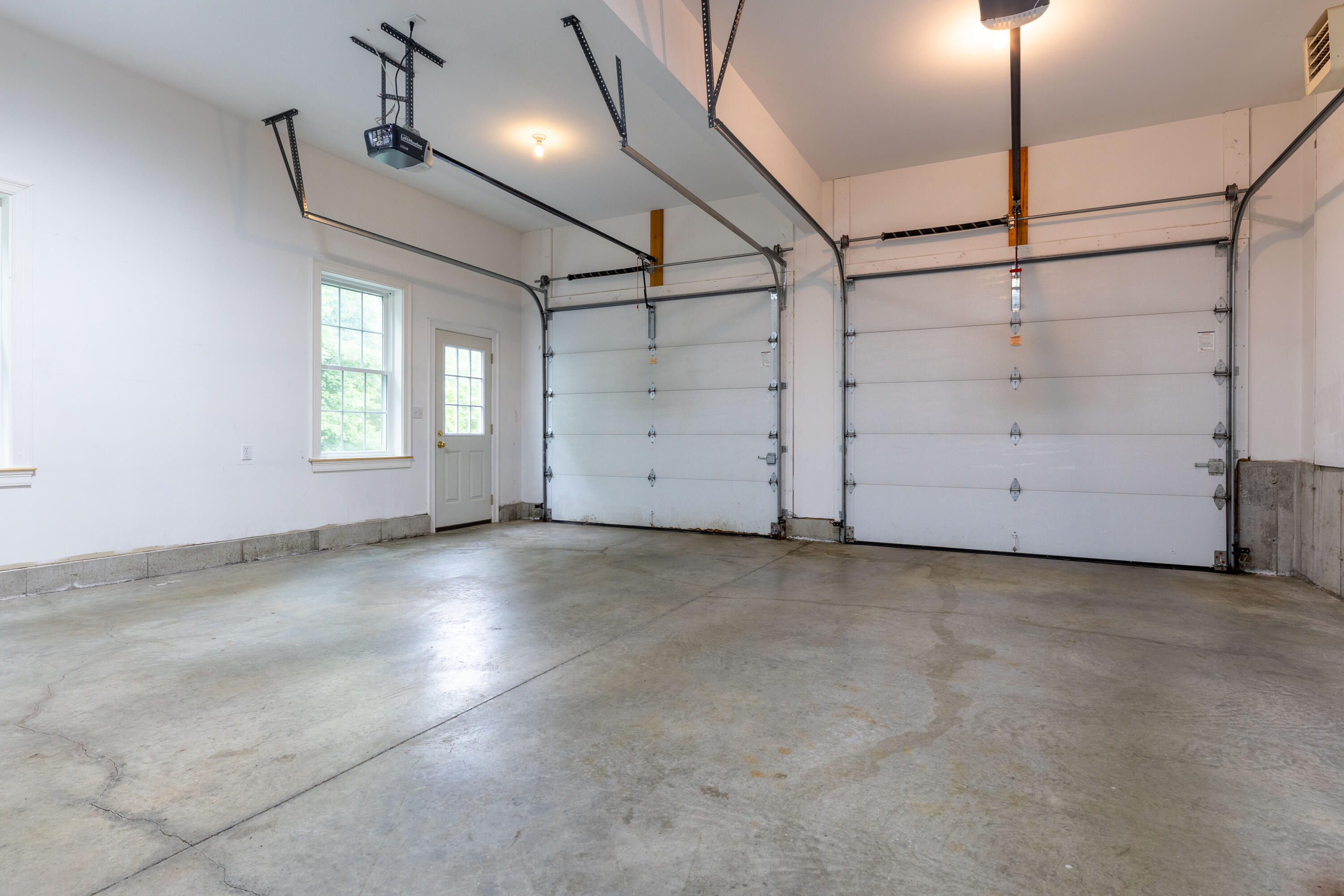 2 Highpointe Circle Kittery, ME 03904 - Photo 34 of 36 9L9A1624-HDR