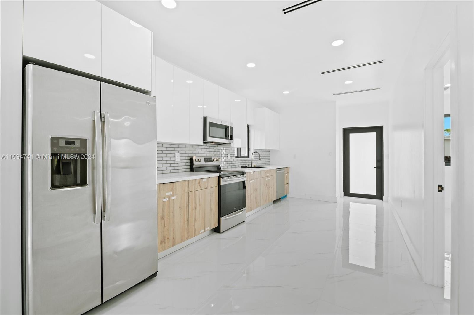 6401 Southwest 38th Street Miami, FL 33155 - Photo 15 of 32 Gallery Image 15
