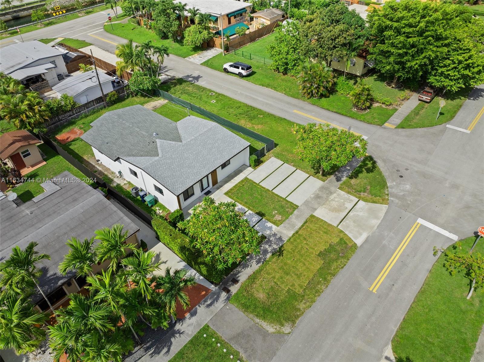 6401 Southwest 38th Street Miami, FL 33155 - Photo 4 of 32 Gallery Image 4