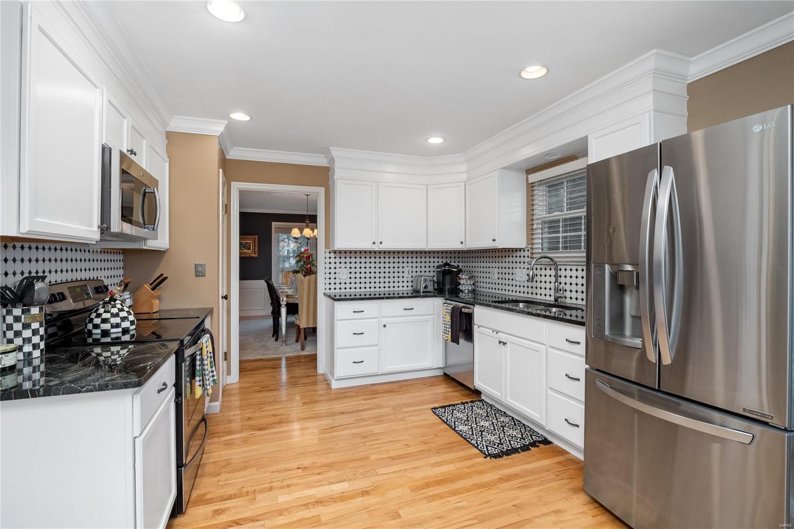 534 Hickory Ridge Court St. Louis, MO 63131 - Photo 12 of 34 Gallery Image 12