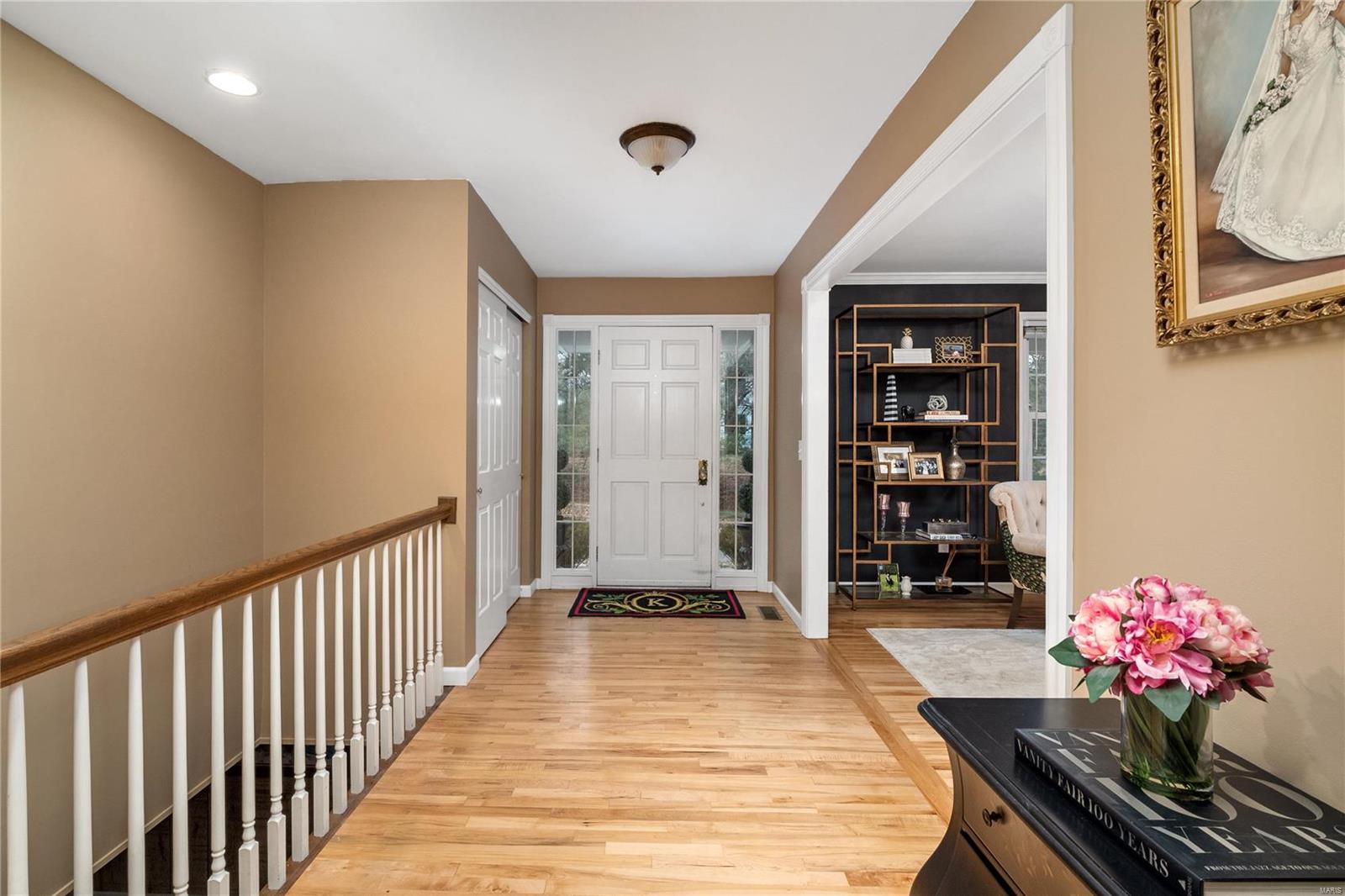 534 Hickory Ridge Court St. Louis, MO 63131 - Photo 3 of 34 Gallery Image 3