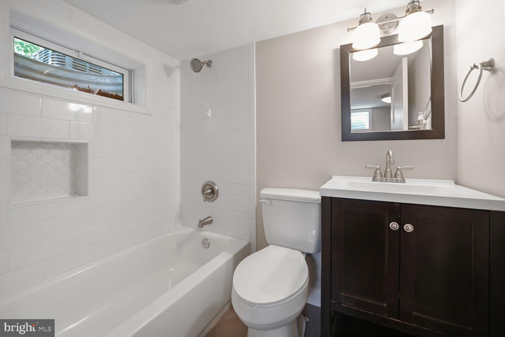 1127 Bradley Road Pasadena, MD 21122 - Photo 11 of 22 bathroom 2