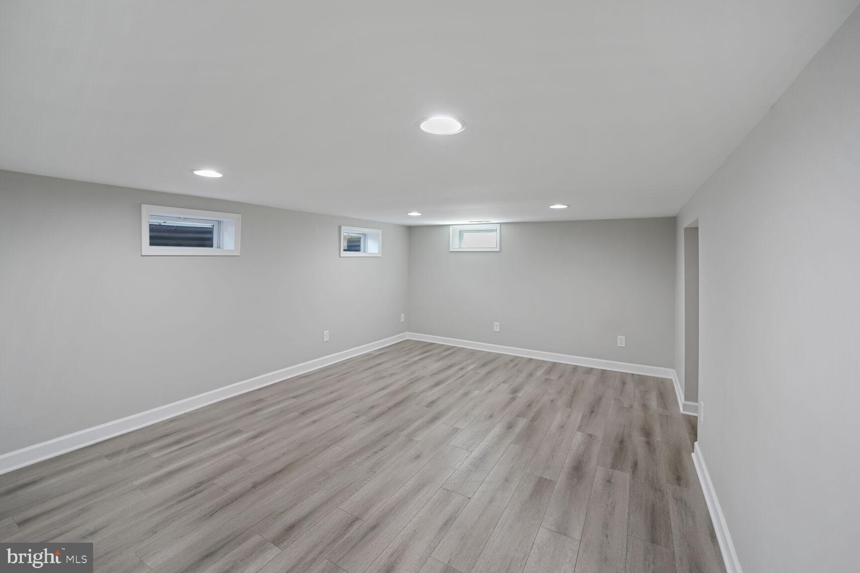1127 Bradley Road Pasadena, MD 21122 - Photo 17 of 22 family rm