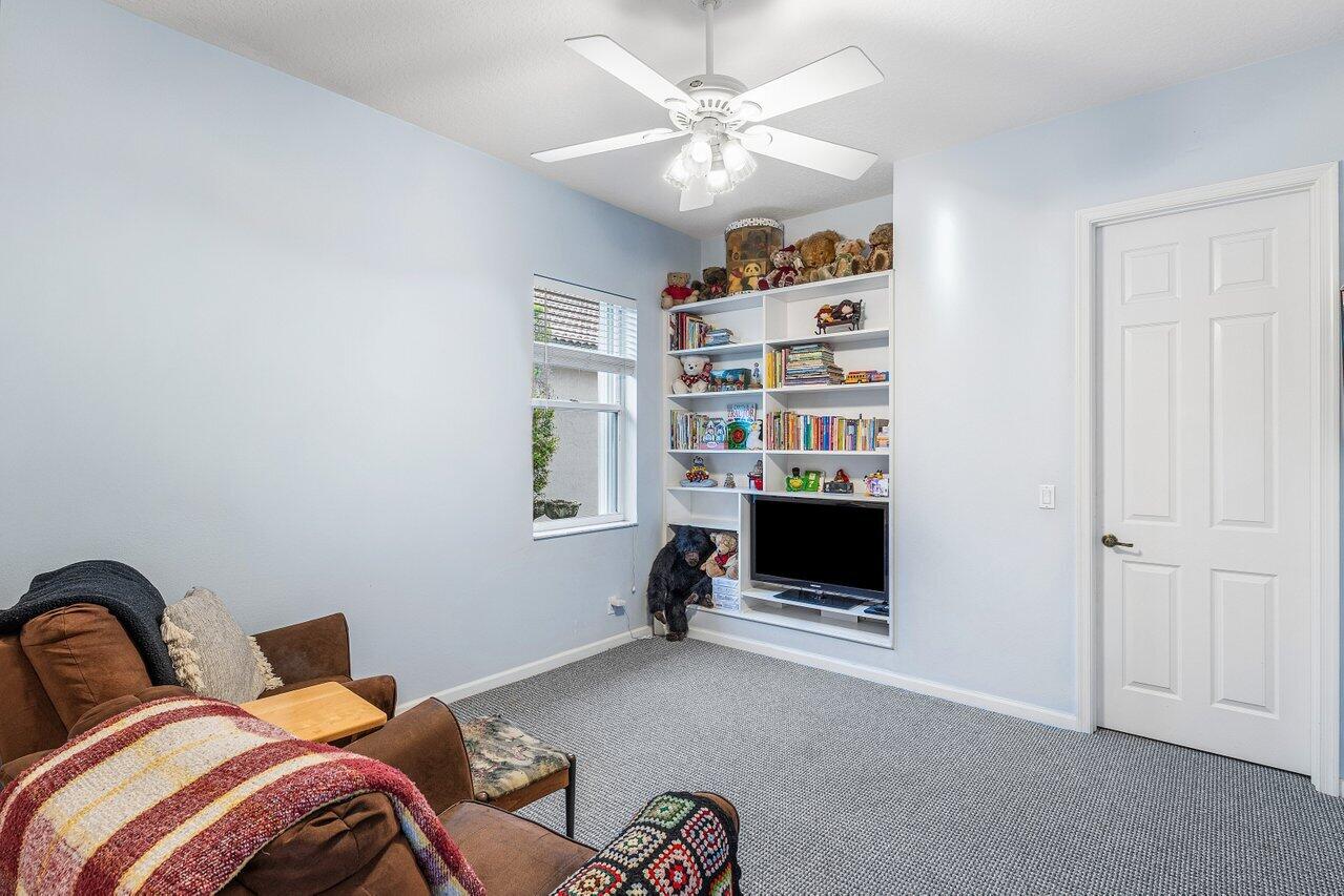 11082 Silver Ridge Street Wellington, FL 33449 - Photo 17 of 38 020-11082SilverRidgeStreet-Wellington-FL