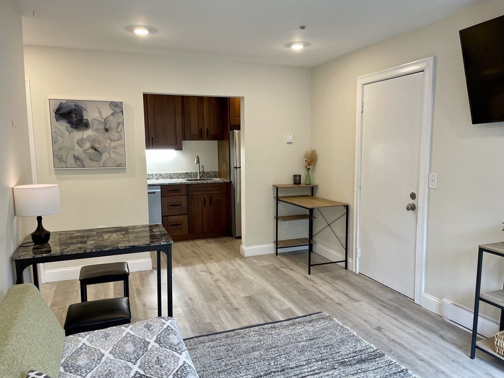182 Swanson Road, Unit 319 Boxborough, MA 01719 - Photo 5 of 21 Gallery Image 5