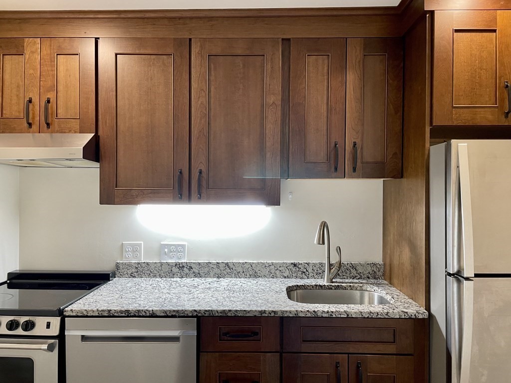 182 Swanson Road, Unit 319 Boxborough, MA 01719 - Photo 8 of 21 Gallery Image 8