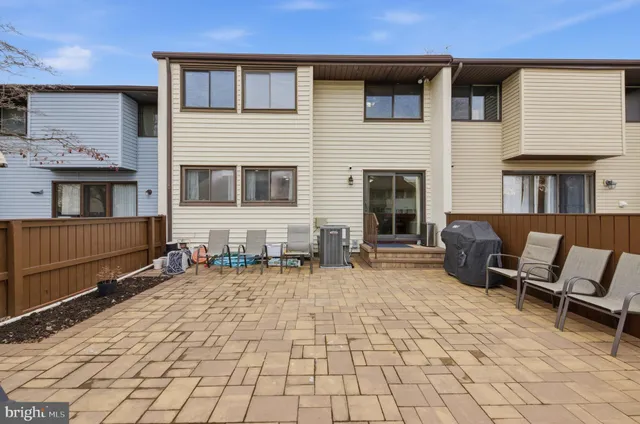 $475,000 | 406 Bolton Road, Hightstown, NJ 08520