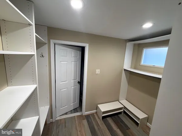 $2,600 | 7428 Mason Lane, Falls Church, VA 22042