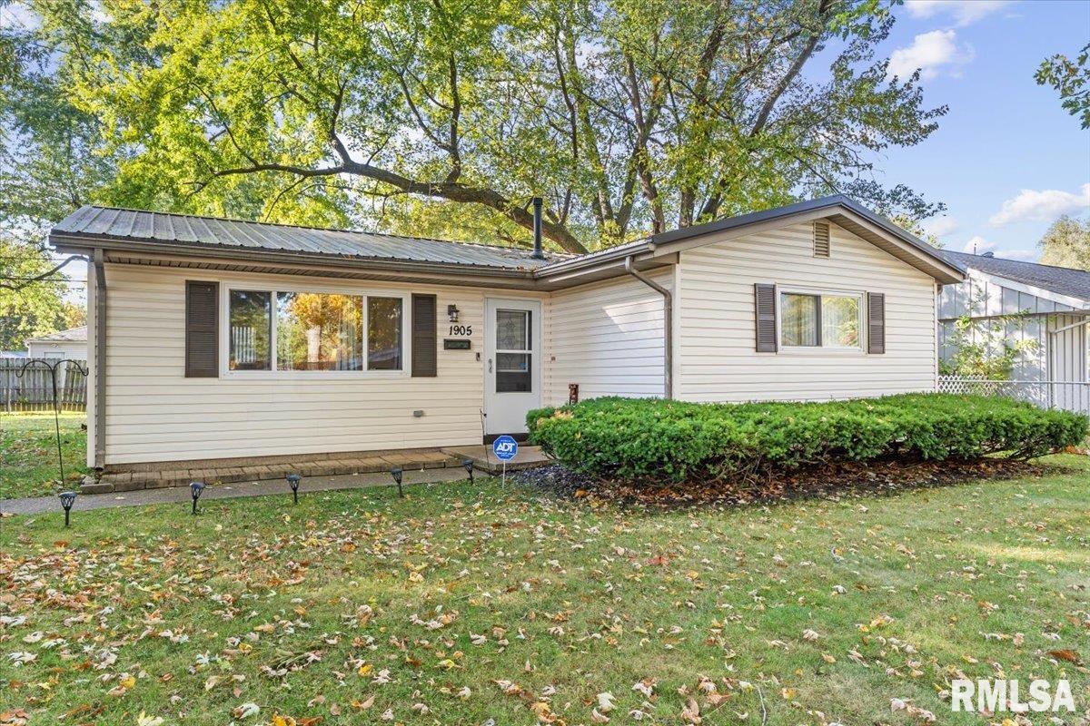 1905 Greentree Road Springfield, IL 62703 - Photo 1 of 26