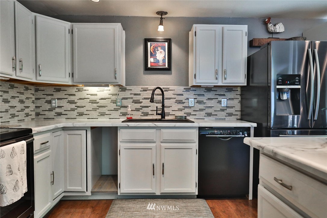 14514 Southeast 165th Place Renton, WA 98058 - Photo 12 of 40 Gallery Image 12
