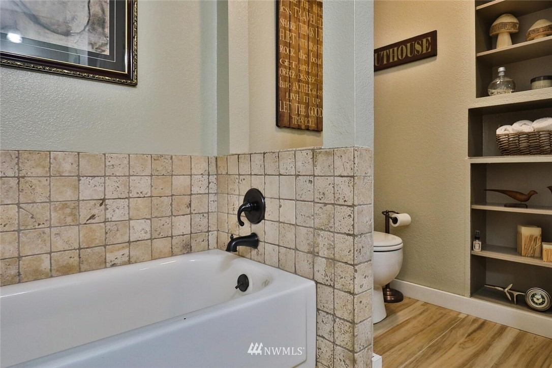 14514 Southeast 165th Place Renton, WA 98058 - Photo 28 of 40 Gallery Image 28