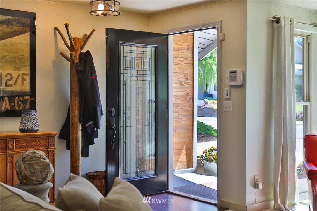 14514 Southeast 165th Place Renton, WA 98058 - Photo 4 of 40 Gallery Image 4