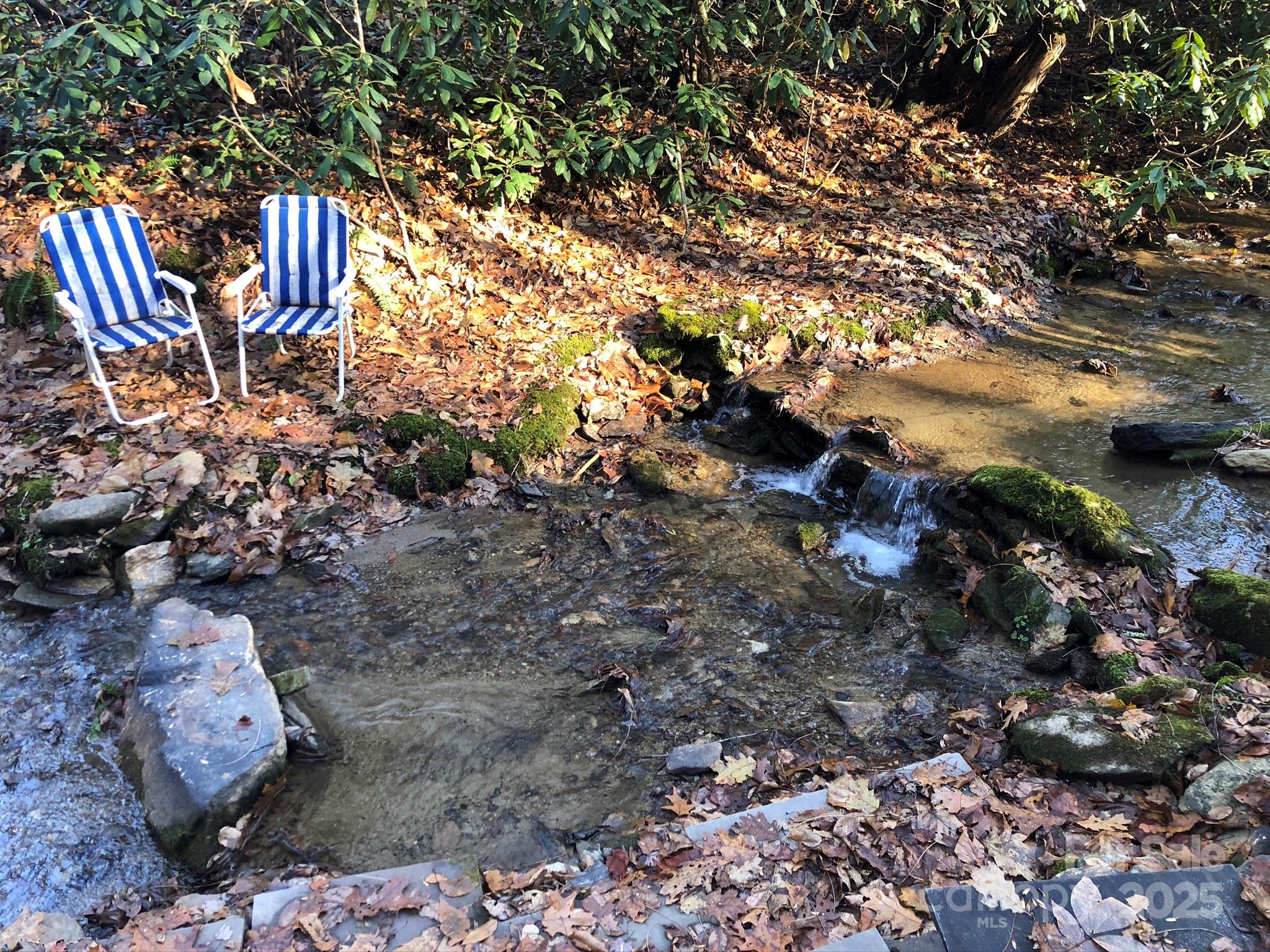 3076 Anderson Cove Road Hot Springs, NC 28743 - Photo 39 of 44 a backyard of a house