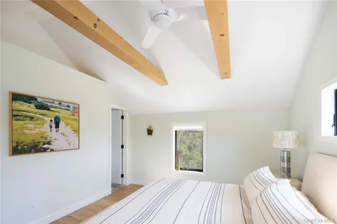 $1,565,000 | 1270 Skunk Lane, Cutchogue, NY 11935