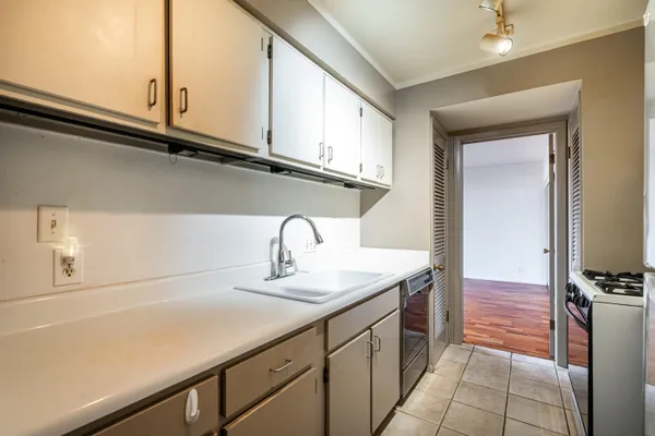 $220,000 | 5190 Woodbridge Lane South, Greenfield, WI 53221